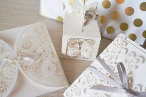 Wedding invitations and decorations 